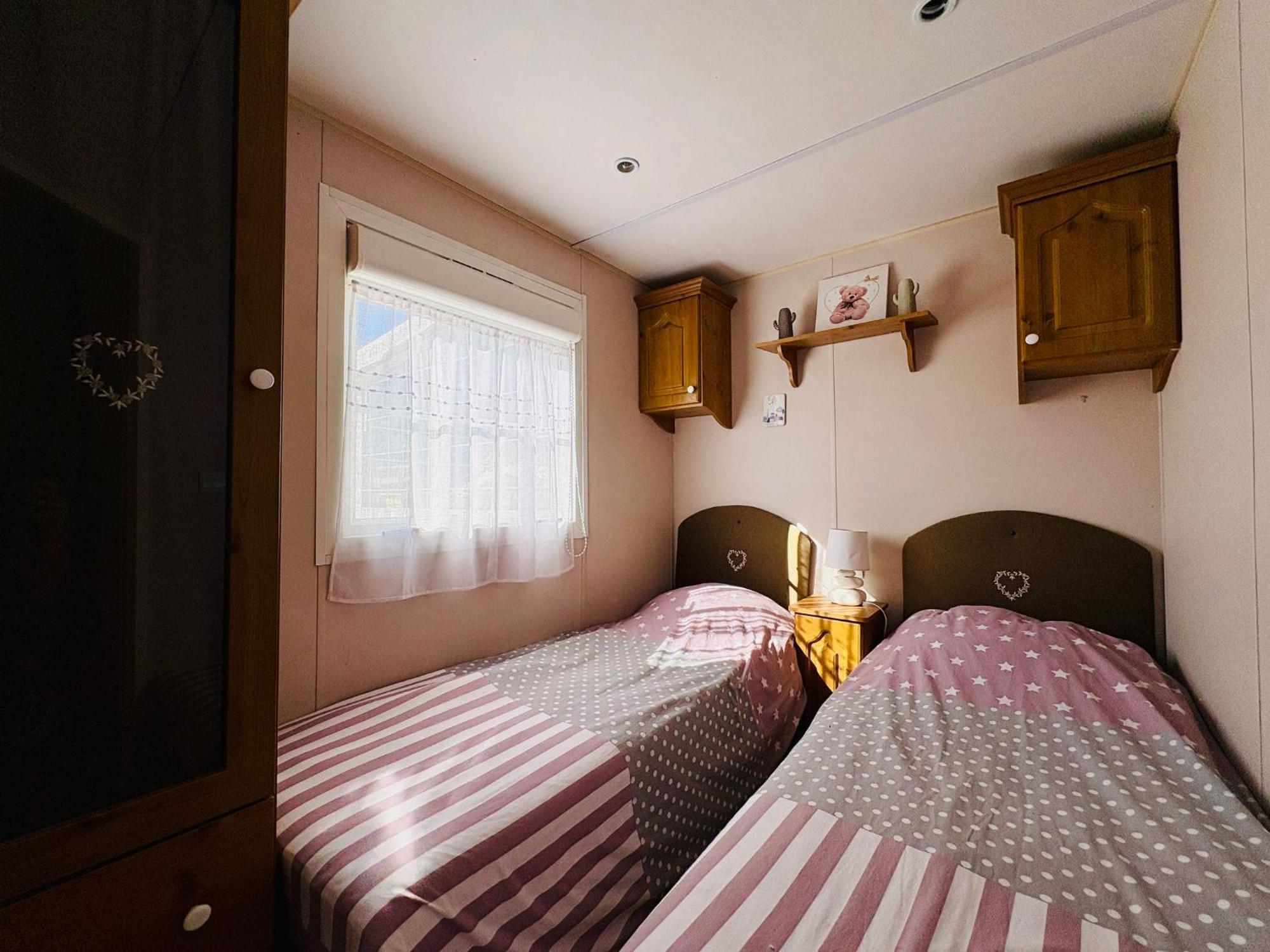 Mobil'home 2 à 4 pers Les Mathes La Palmyre , chèques vacances acceptés Extérieur photo
